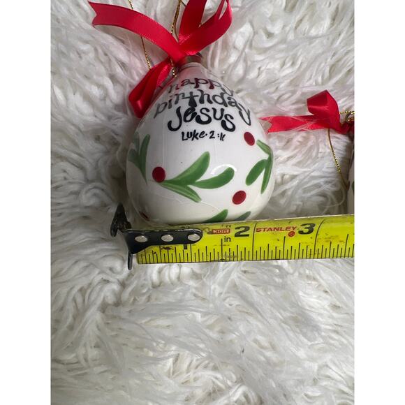 2 Pc Happy Birthday Jesus Carla Grogan Signed Hand Painted Ornament
Luke 2:11 - Picture 7 of 7
